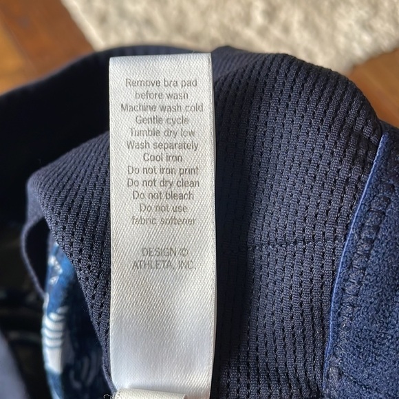 Athleta Hyper Focused Blue Floral Sports Bra - Picture 5 of 5